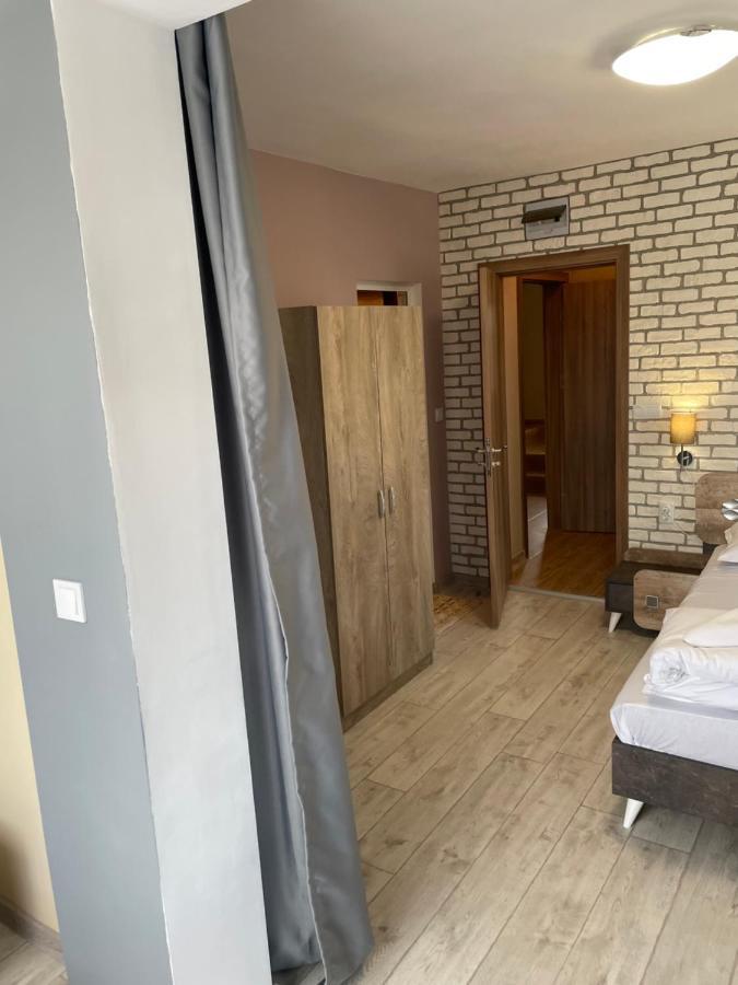 Family Hotel Malibu Chernomorets Bagian luar foto