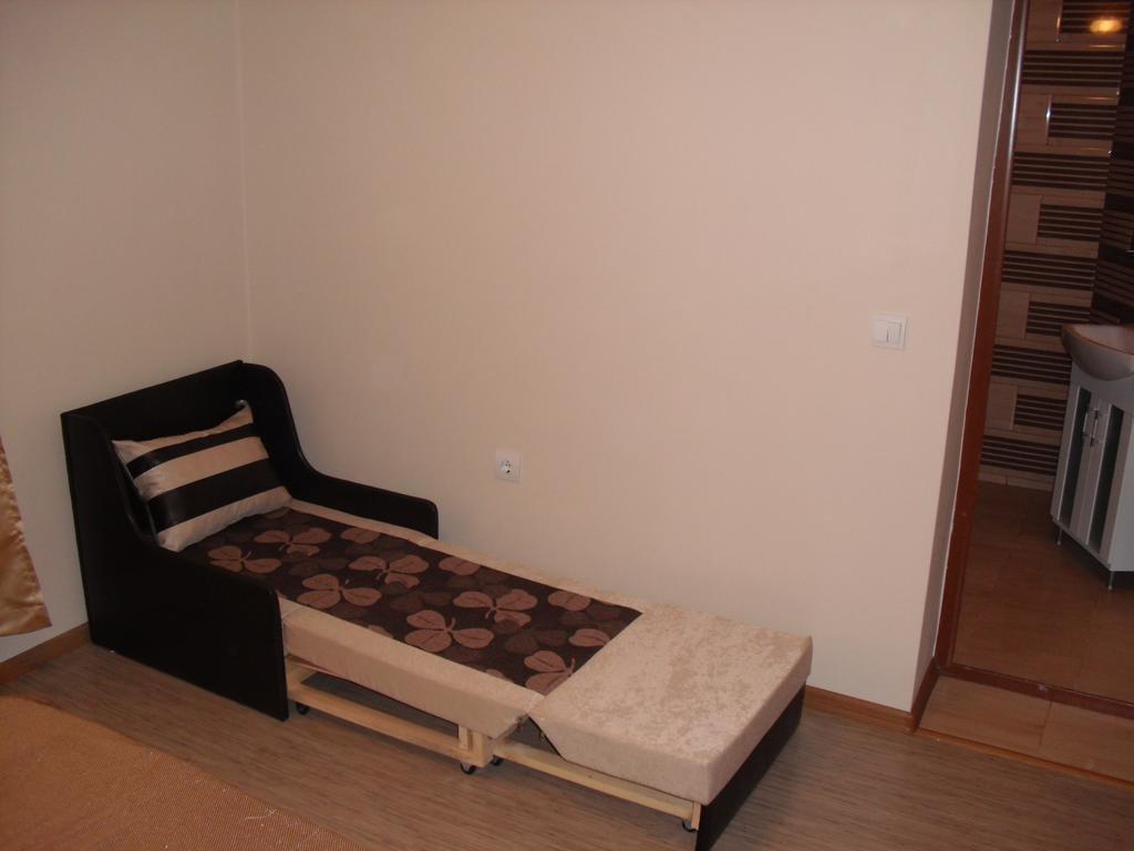 Family Hotel Malibu Chernomorets Bagian luar foto