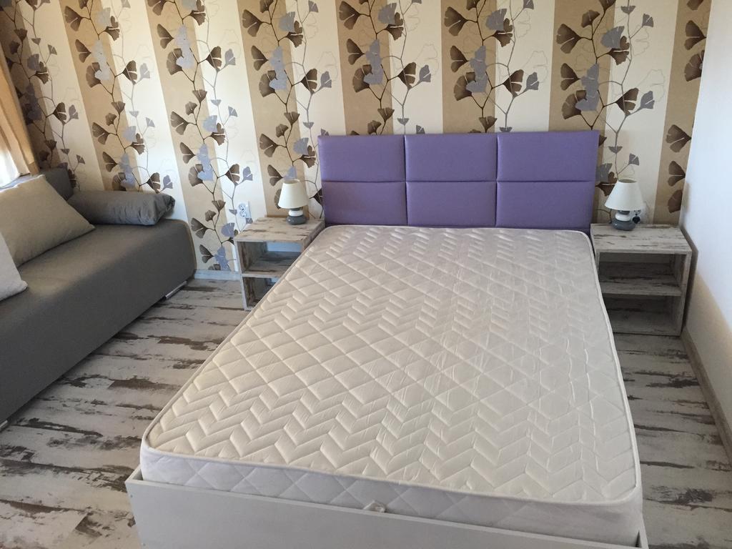 Family Hotel Malibu Chernomorets Bagian luar foto